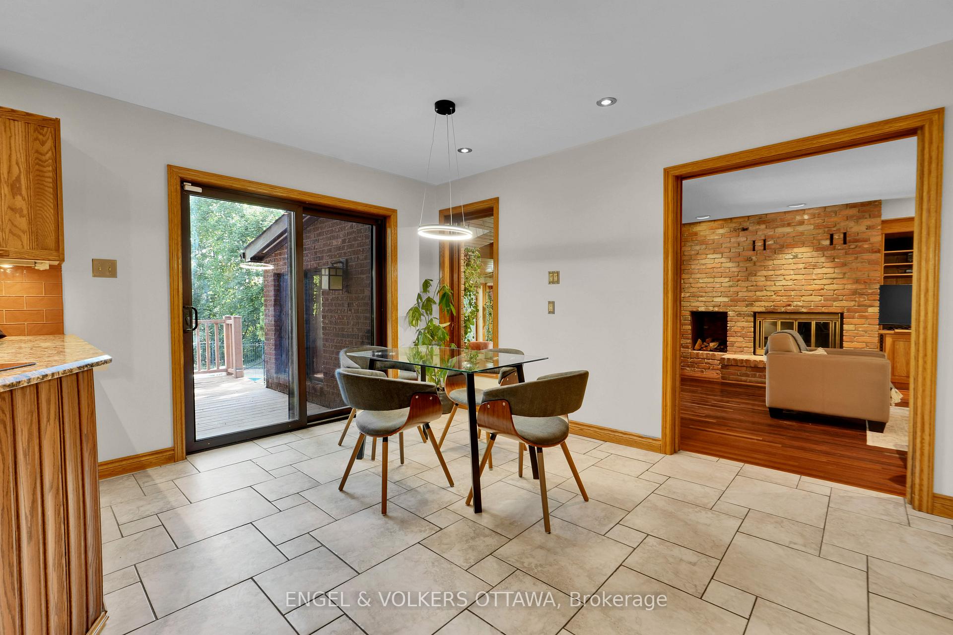 Photo 11 of 7 Mid Pines Grove, Ottawa, Cedar Hill/Orchard Estates — HOMEH