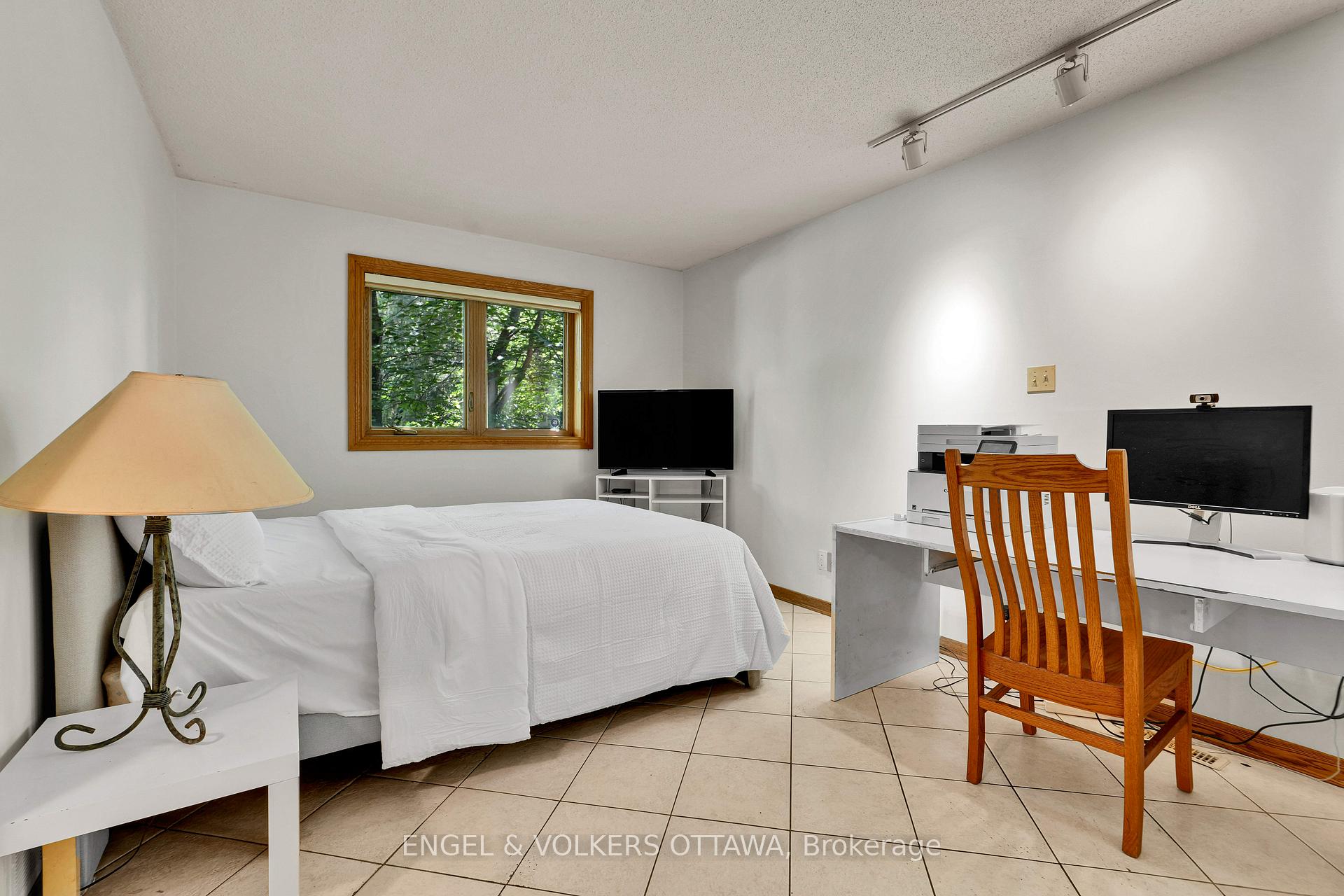 Photo 15 of 7 Mid Pines Grove, Ottawa, Cedar Hill/Orchard Estates — HOMEH