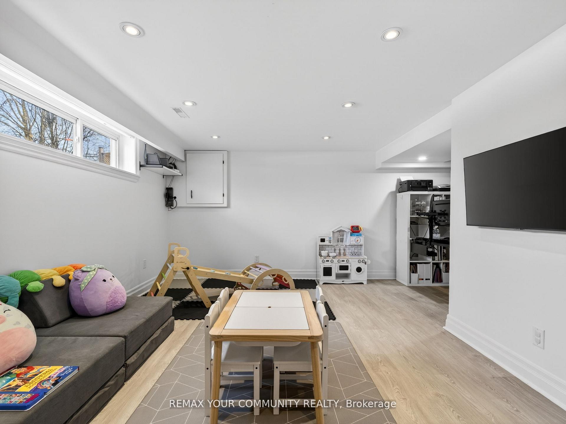 Photo 15 of 107 Orchard Heights, Aurora, Aurora Heights — HOMEH