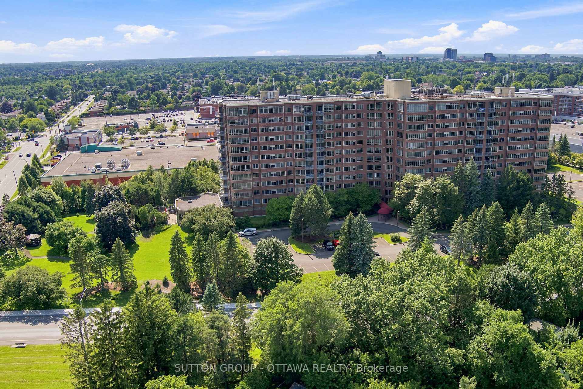 Photo 4 of Unit 917, 100 Grant Carman Drive, Ottawa, Borden Farm/Stewart Farm/Carleton Heights/Parkwood Hills — HOMEH