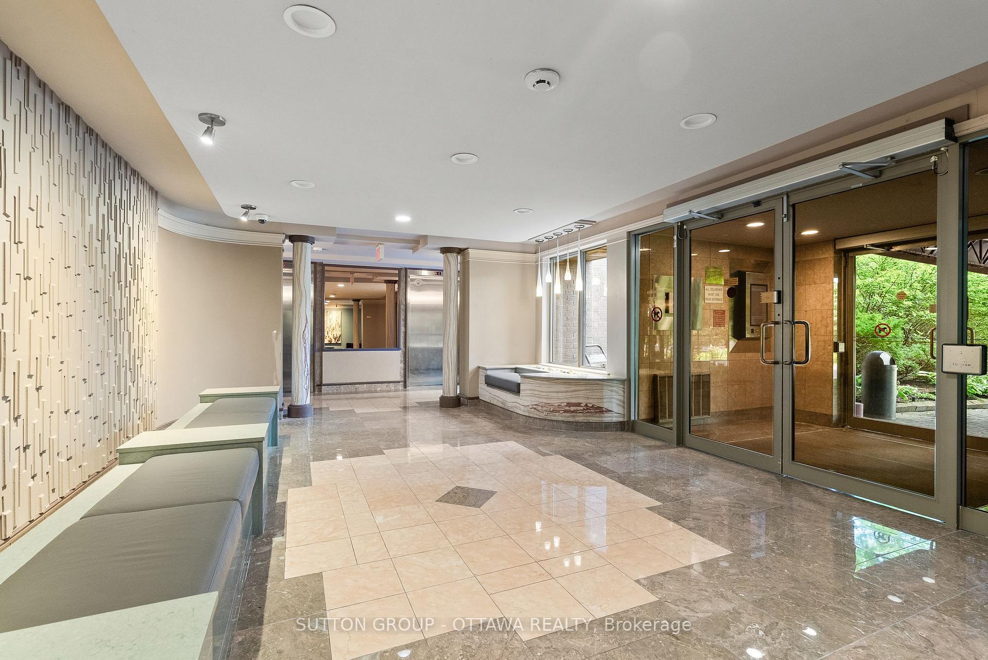 Photo 6 of Unit 917, 100 Grant Carman Drive, Ottawa, Borden Farm/Stewart Farm/Carleton Heights/Parkwood Hills — HOMEH