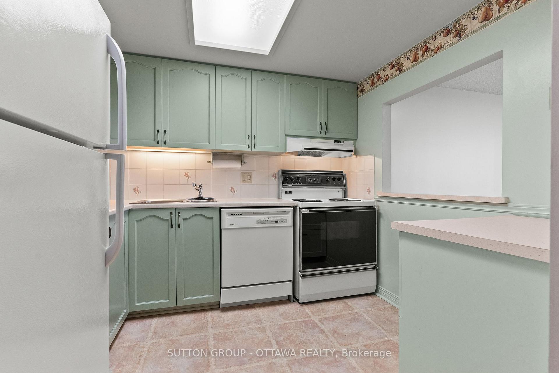 Photo 12 of Unit 917, 100 Grant Carman Drive, Ottawa, Borden Farm/Stewart Farm/Carleton Heights/Parkwood Hills — HOMEH