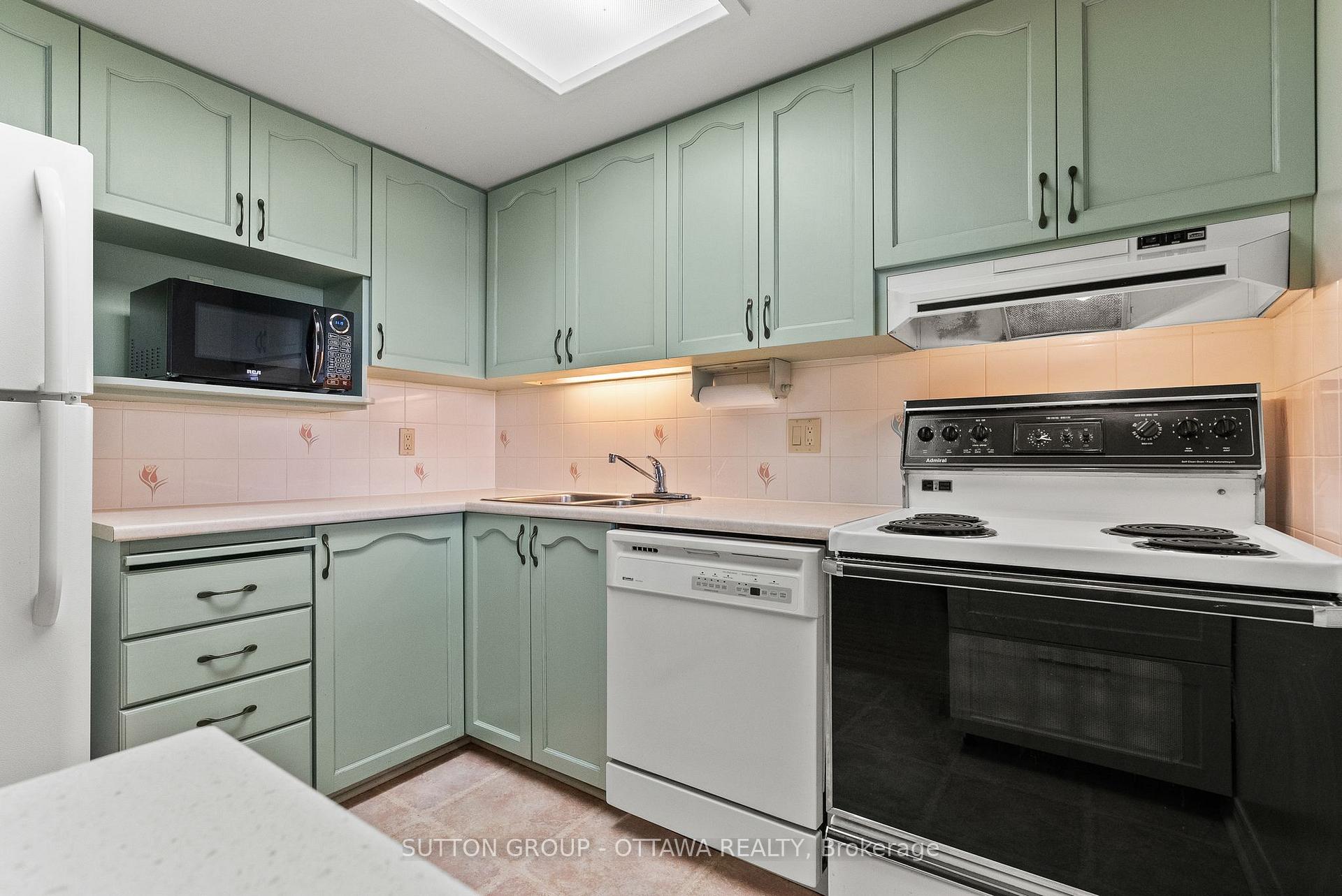 Photo 13 of Unit 917, 100 Grant Carman Drive, Ottawa, Borden Farm/Stewart Farm/Carleton Heights/Parkwood Hills — HOMEH