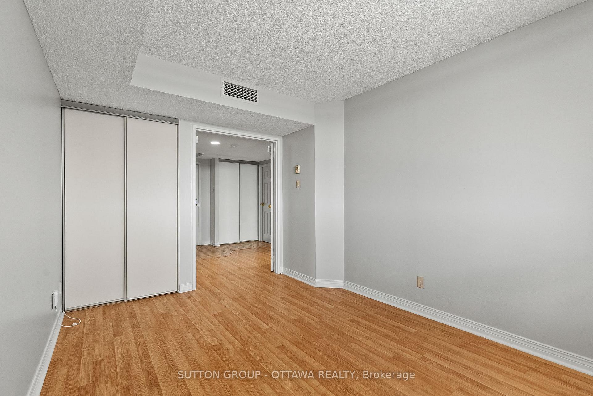 Photo 29 of Unit 917, 100 Grant Carman Drive, Ottawa, Borden Farm/Stewart Farm/Carleton Heights/Parkwood Hills — HOMEH