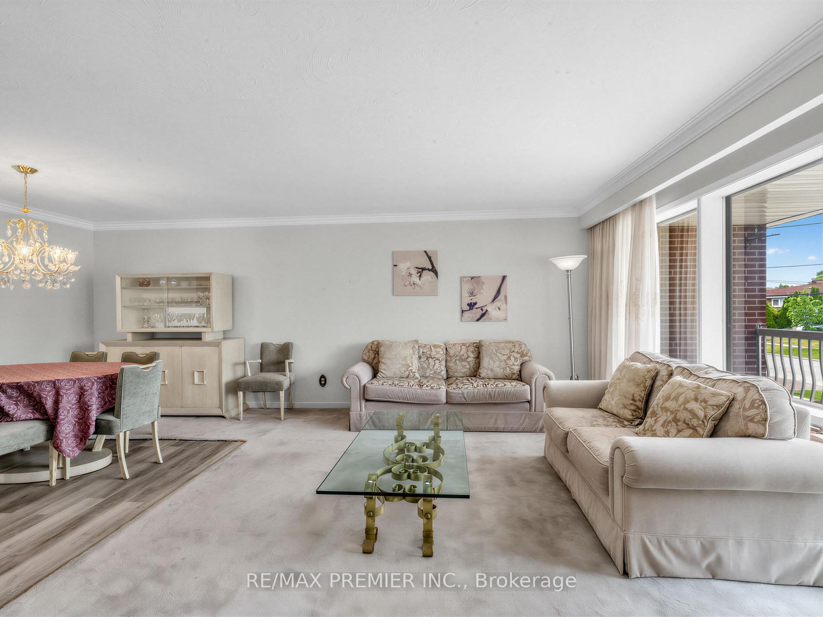 Photo 10 of 12 Goldcrest Boulevard, North York, Rustic — HOMEH