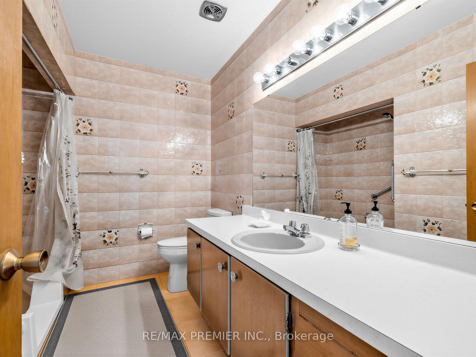 Photo 12 of 12 Goldcrest Boulevard, North York, Rustic — HOMEH