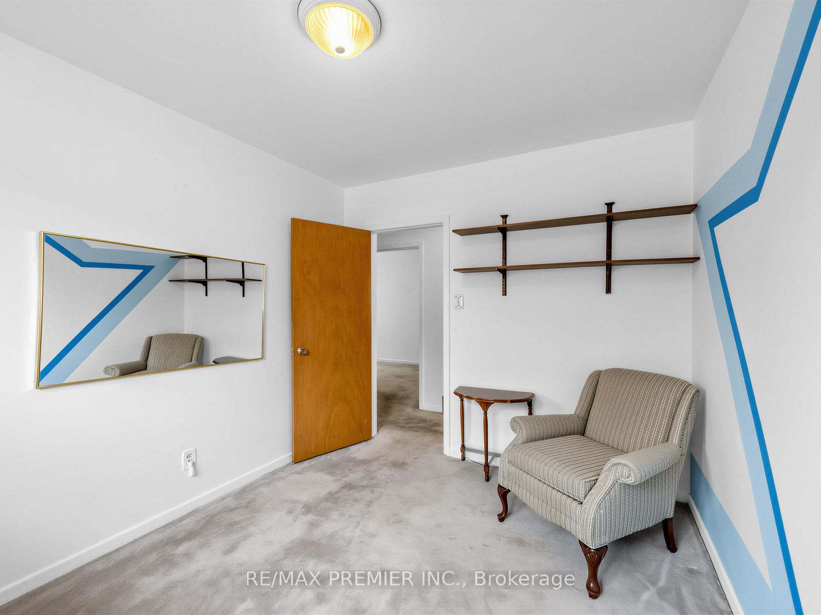 Photo 15 of 12 Goldcrest Boulevard, North York, Rustic — HOMEH