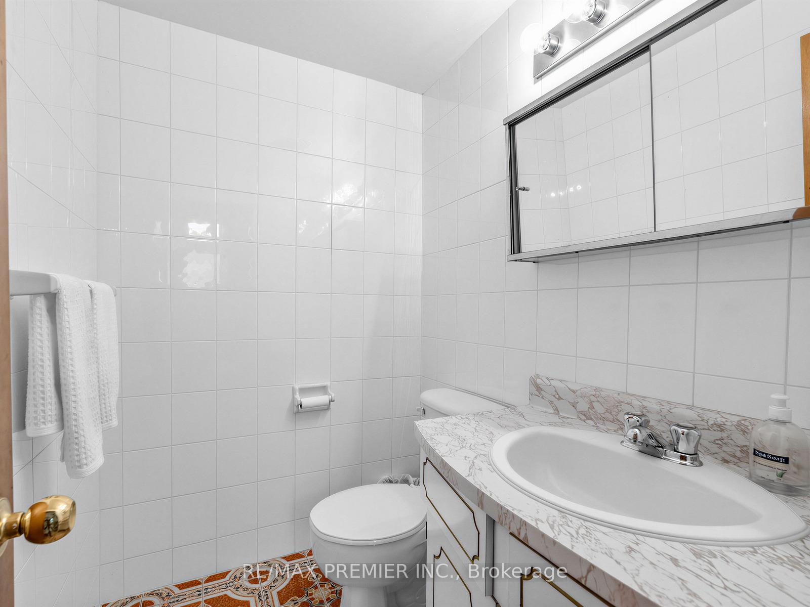 Photo 19 of 12 Goldcrest Boulevard, North York, Rustic — HOMEH