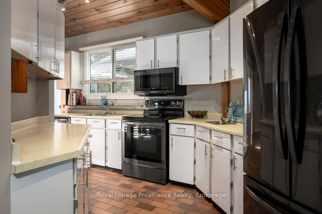 Photo 21 of 2355 County Rd 3, Prince Edward County, Ameliasburg Ward — HOMEH