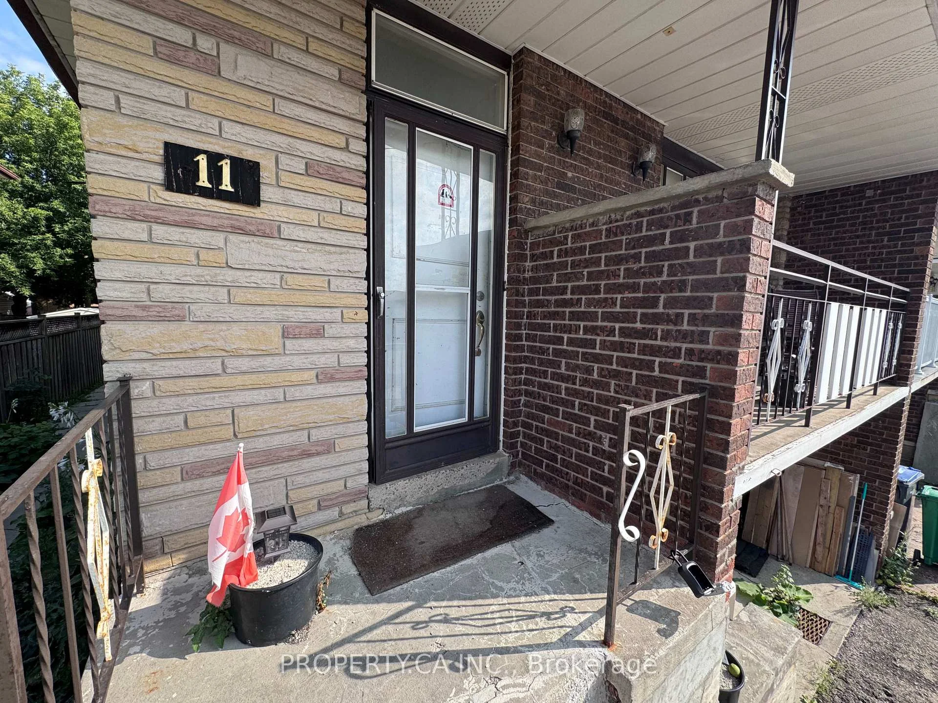 Photo 3 of 11 Nancy McCredie Drive, Brampton, Brampton West — HOMEH