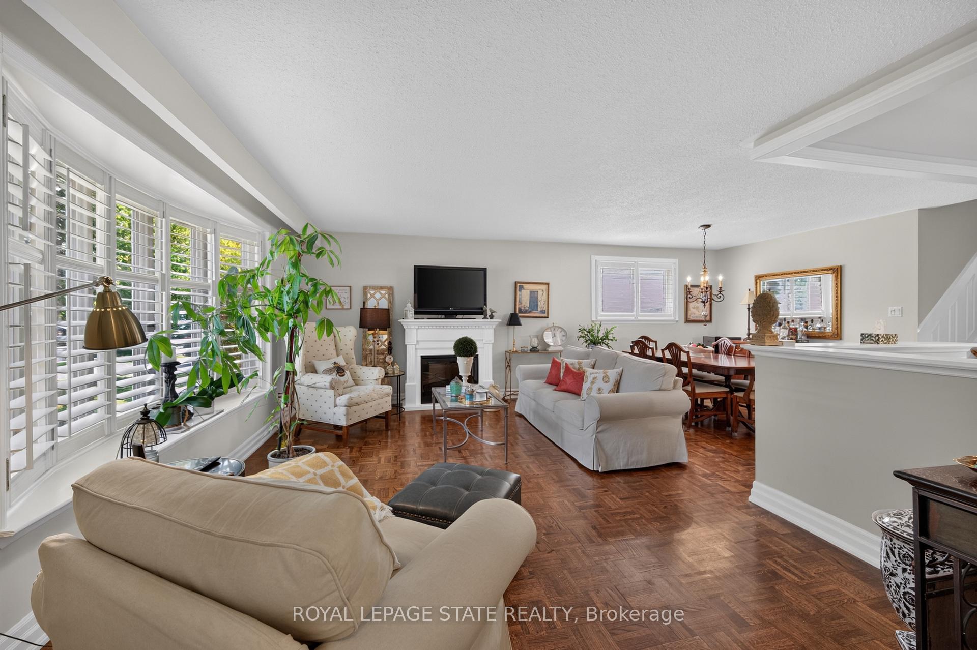 Photo 6 of 1434 Dewbourne Crescent, Burlington, Palmer — HOMEH
