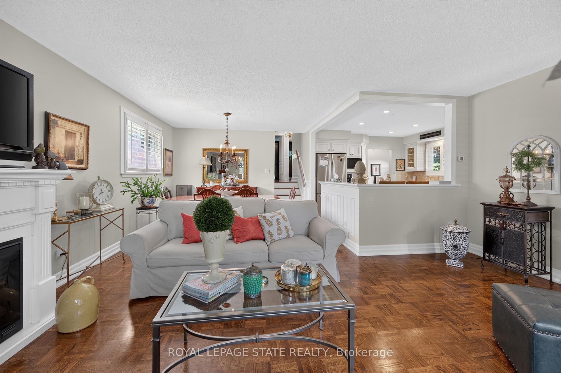Photo 7 of 1434 Dewbourne Crescent, Burlington, Palmer — HOMEH