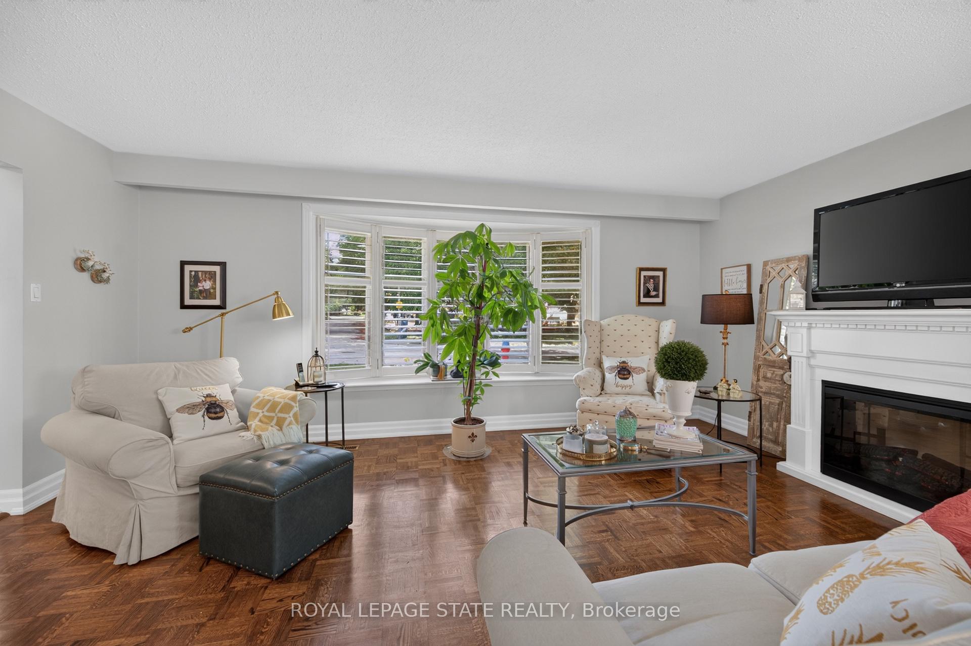 Photo 8 of 1434 Dewbourne Crescent, Burlington, Palmer — HOMEH