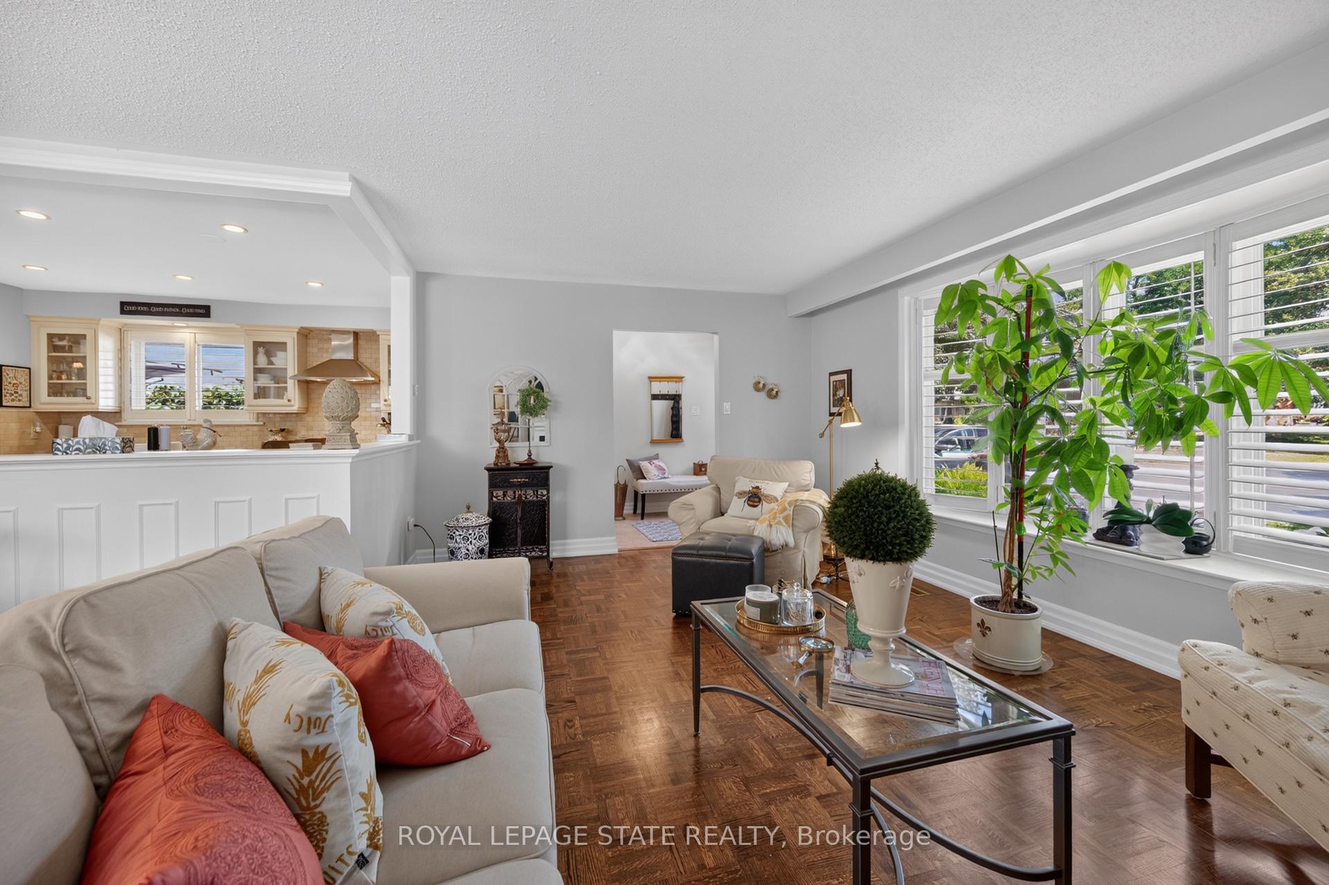 Photo 9 of 1434 Dewbourne Crescent, Burlington, Palmer — HOMEH