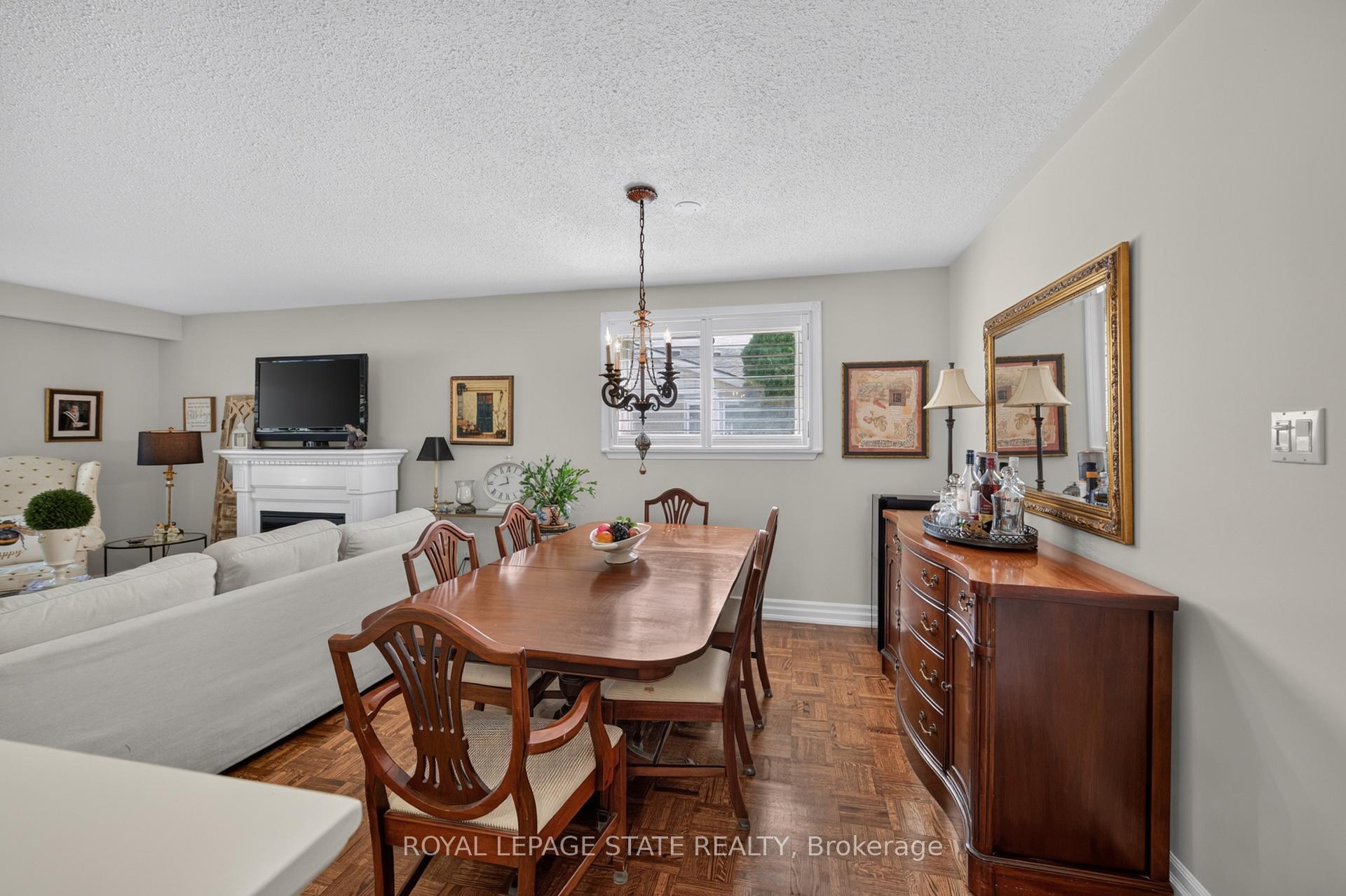 Photo 12 of 1434 Dewbourne Crescent, Burlington, Palmer — HOMEH
