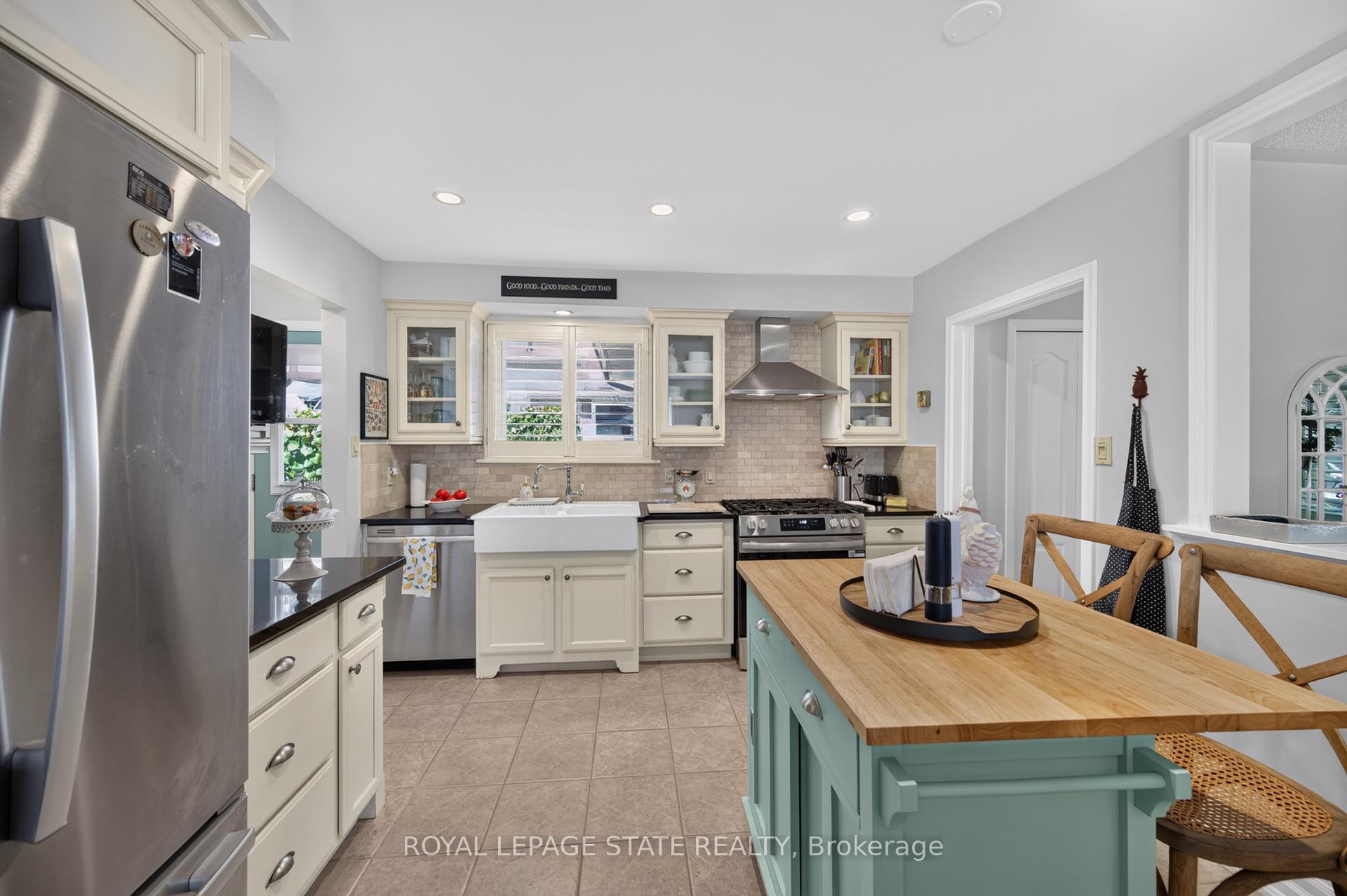 Photo 16 of 1434 Dewbourne Crescent, Burlington, Palmer — HOMEH