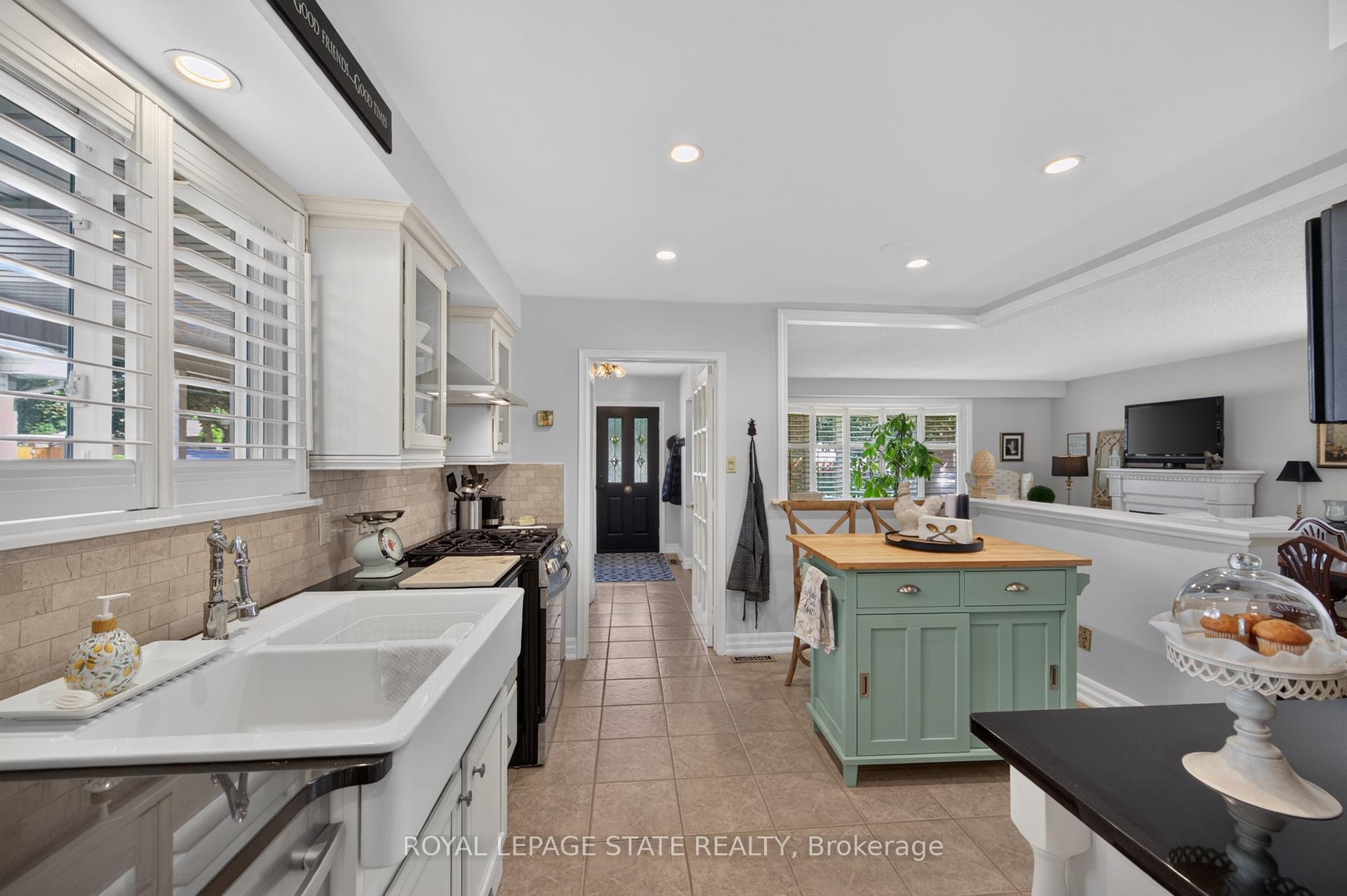 Photo 18 of 1434 Dewbourne Crescent, Burlington, Palmer — HOMEH