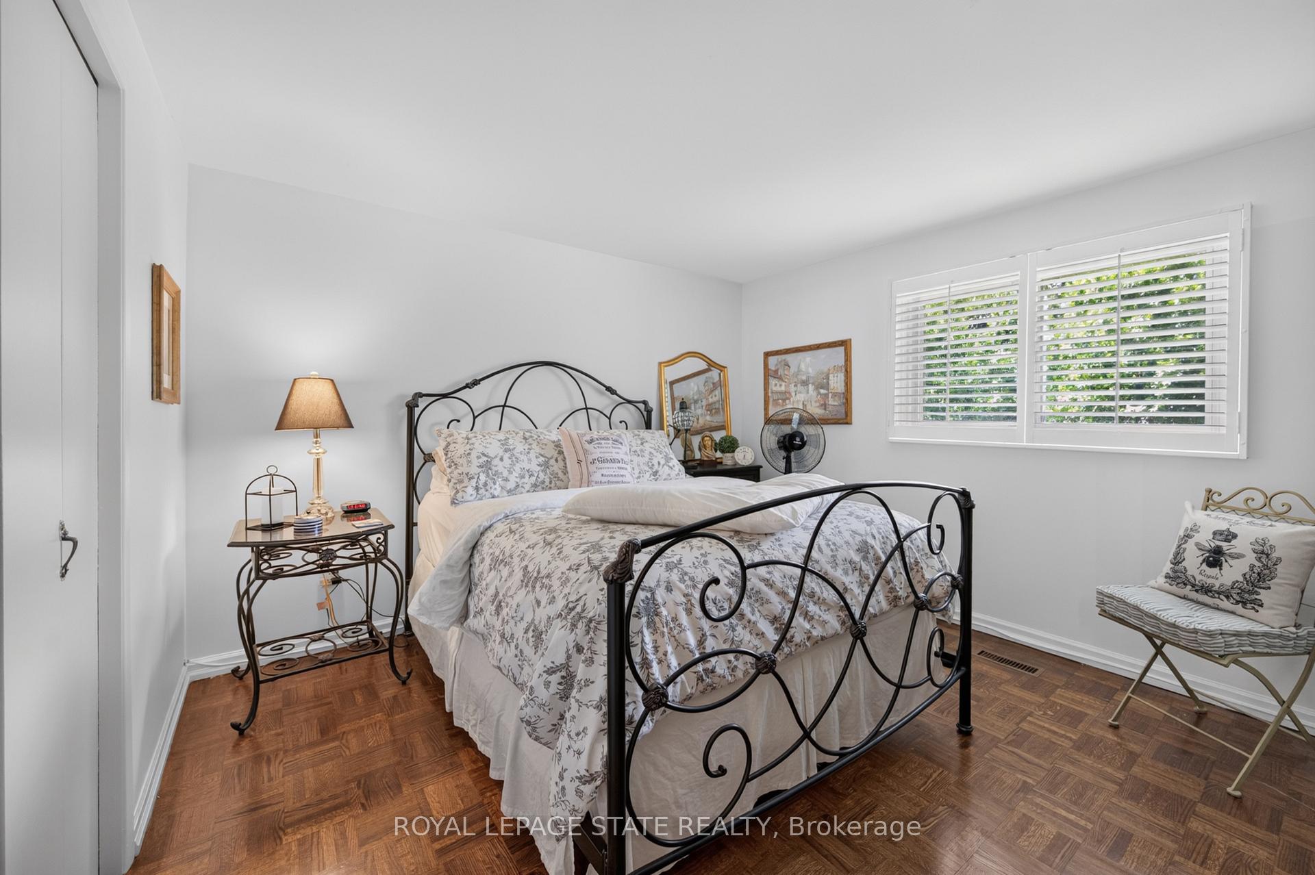 Photo 25 of 1434 Dewbourne Crescent, Burlington, Palmer — HOMEH