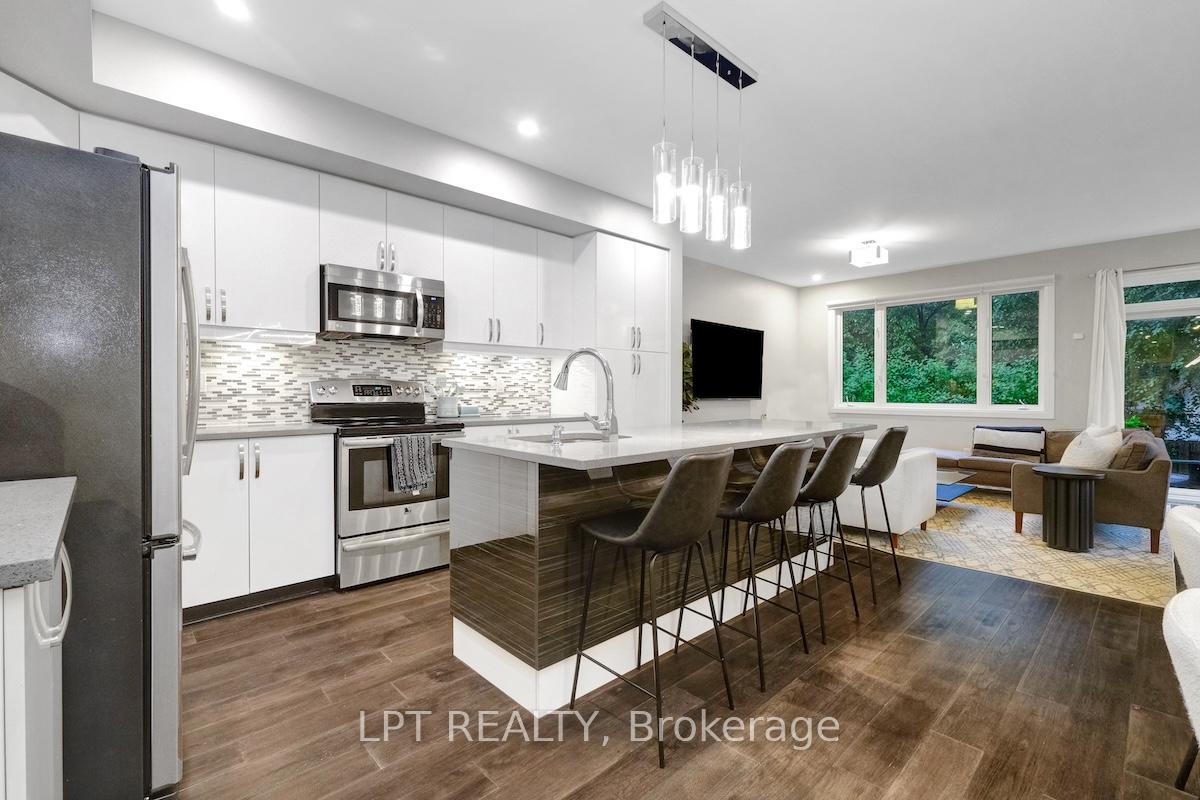 Photo 10 of 319 Glynn Avenue, Ottawa, Overbrook/Castle Heights — HOMEH