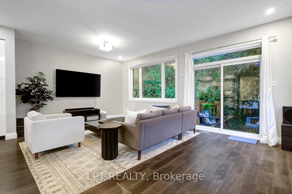Photo 14 of 319 Glynn Avenue, Ottawa, Overbrook/Castle Heights — HOMEH