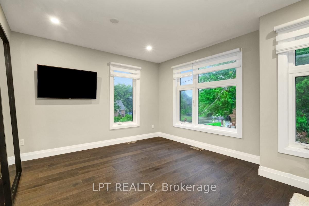 Photo 19 of 319 Glynn Avenue, Ottawa, Overbrook/Castle Heights — HOMEH