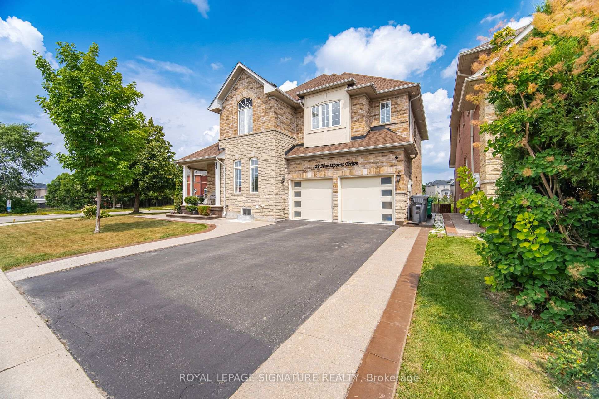 Photo 4 of Unit 1, 29 Huntspoint Drive, Brampton, Bram East — HOMEH