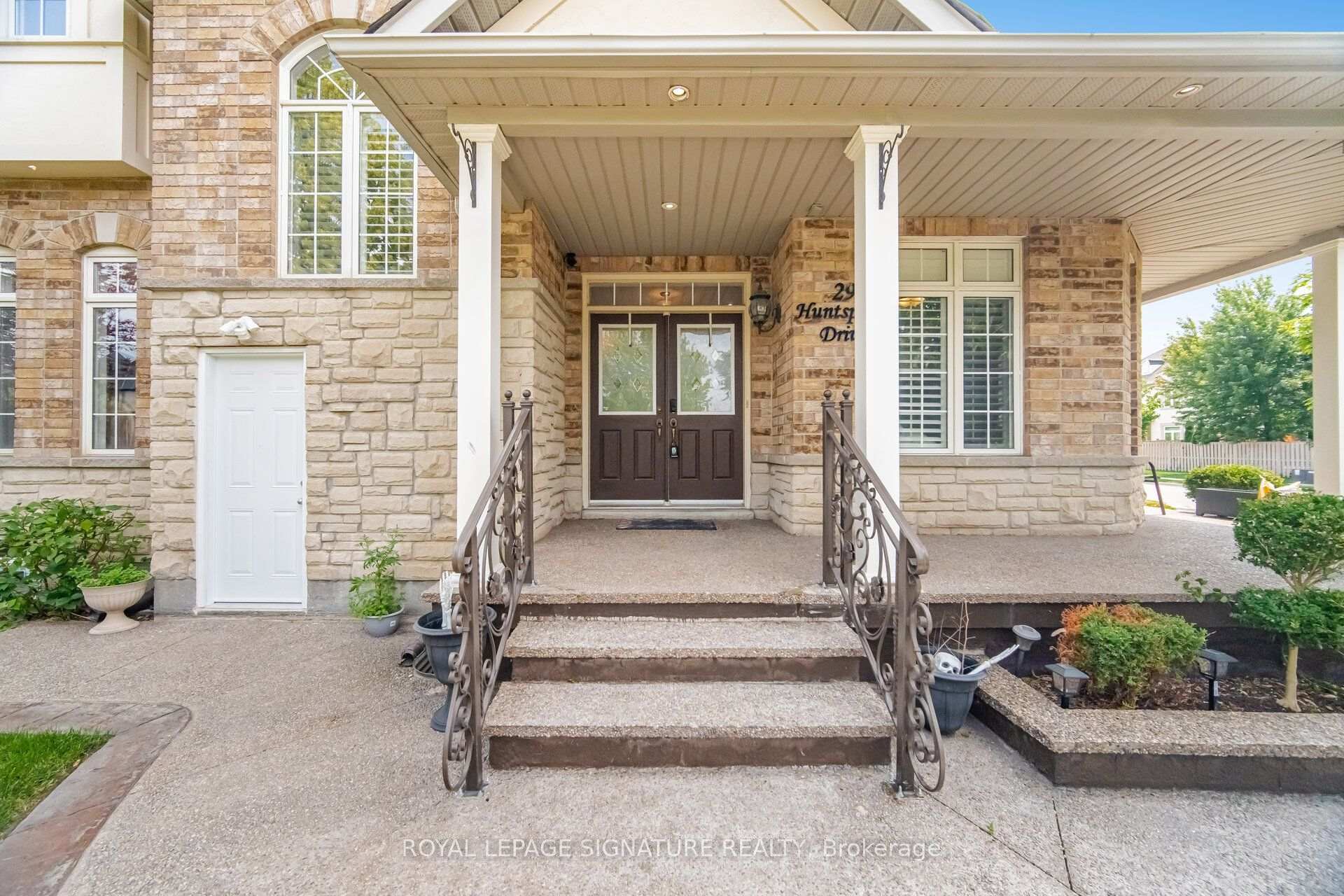 Photo 5 of Unit 1, 29 Huntspoint Drive, Brampton, Bram East — HOMEH