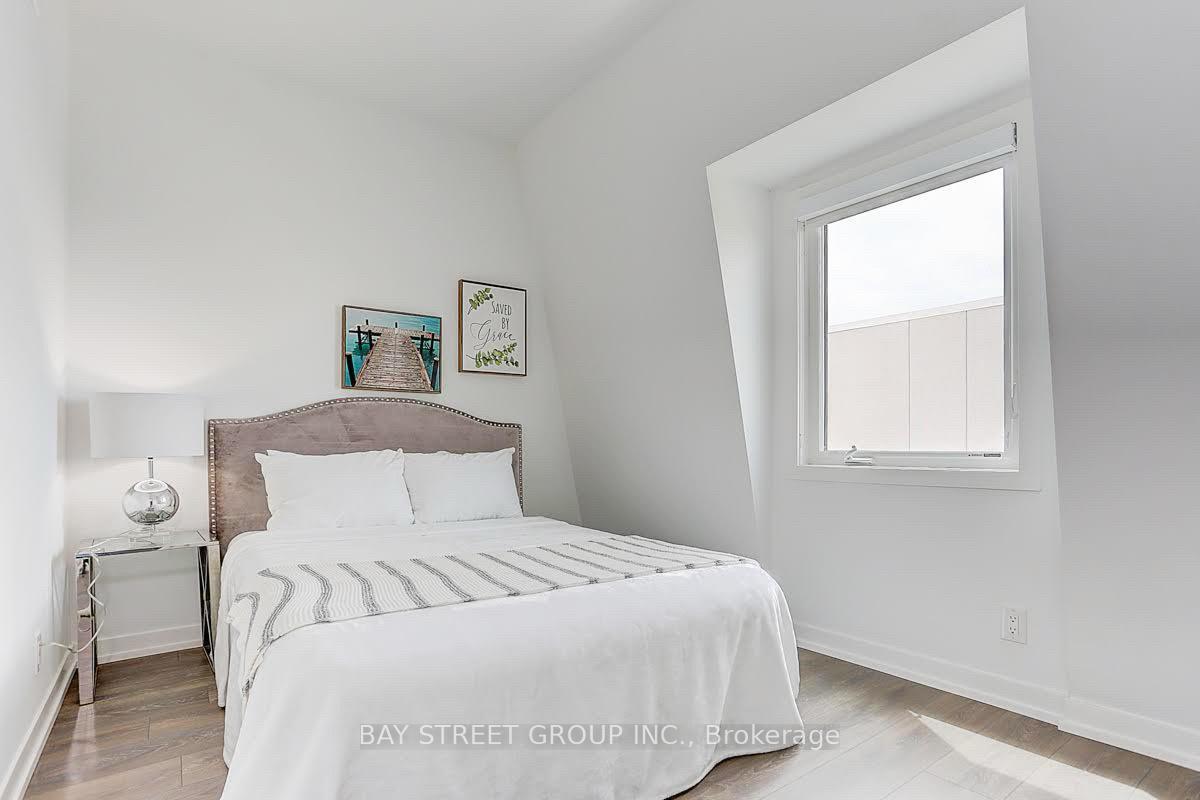 Photo 10 of 76A Tisdale Avenue, North York, Victoria Village — HOMEH