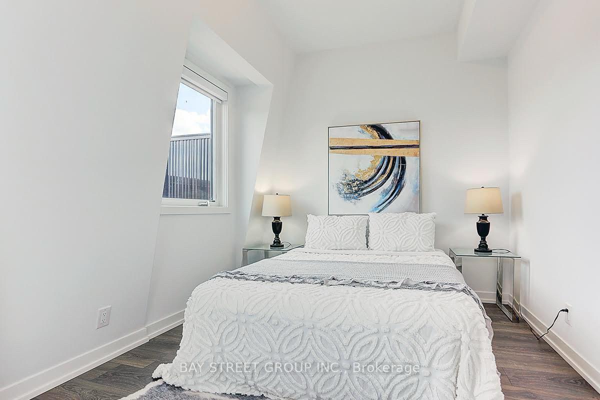 Photo 11 of 76A Tisdale Avenue, North York, Victoria Village — HOMEH