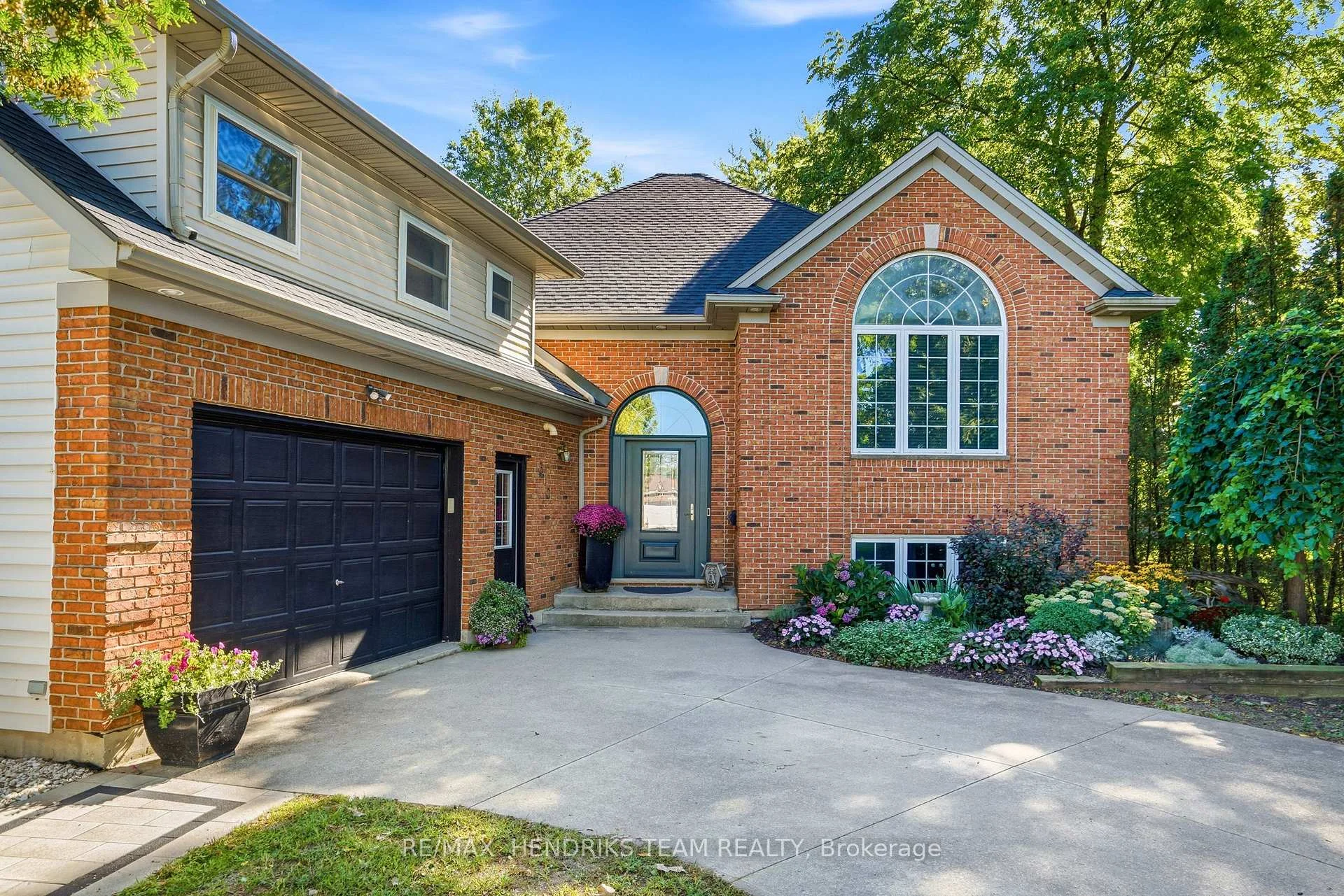 Photo 82 of 310 Aqueduct Street, Welland, N. Welland — HOMEH