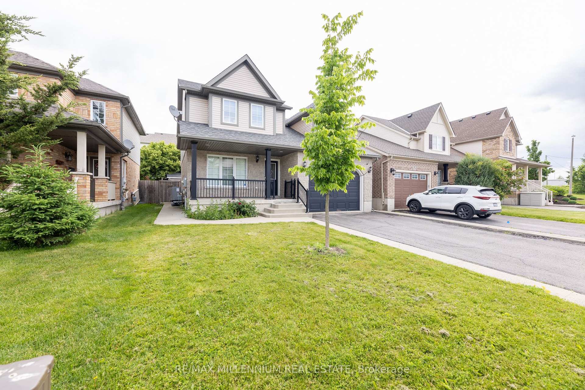 Photo 2 of 7 Graham Crescent, Orangeville — HOMEH