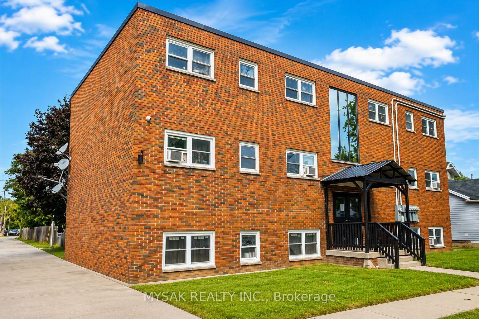 Photo 1 of 106 Lorne Avenue, Chatham-Kent, Chatham — HOMEH