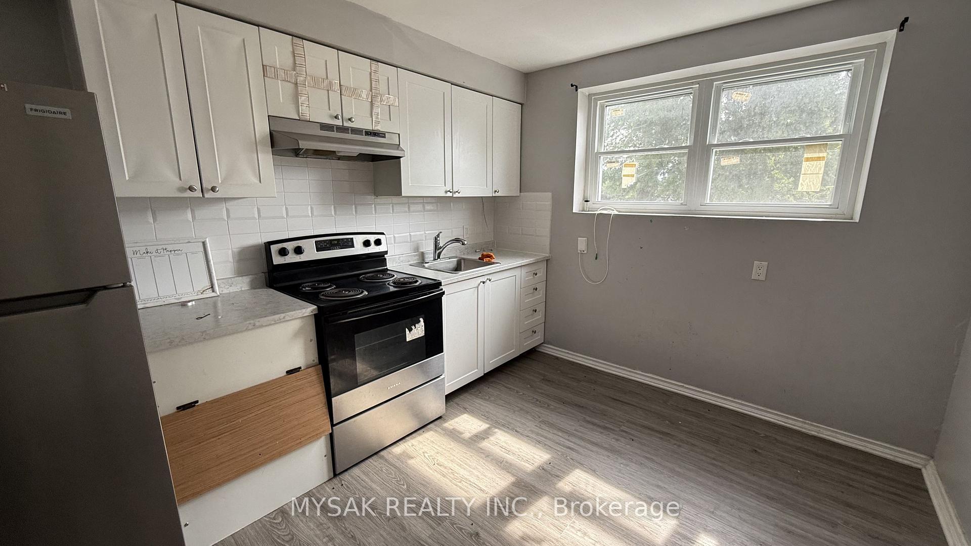 Photo 6 of 106 Lorne Avenue, Chatham-Kent, Chatham — HOMEH