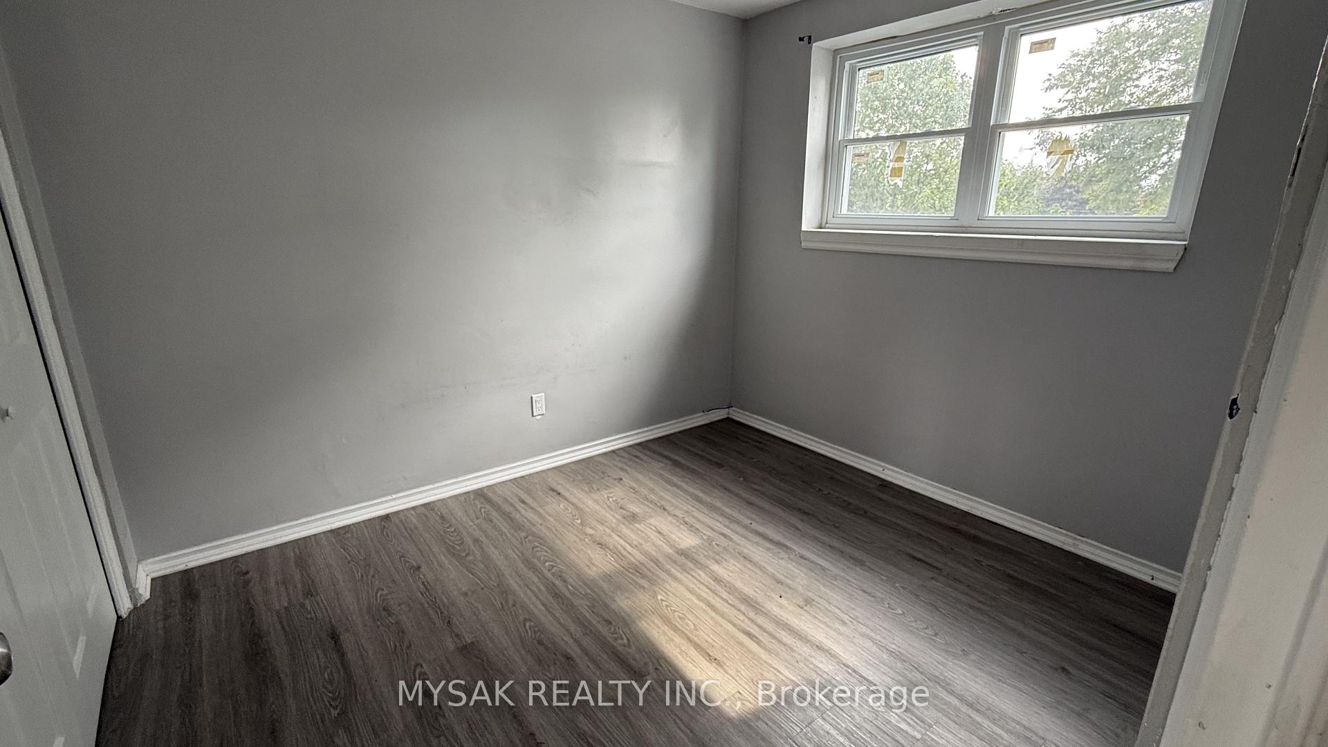 Photo 9 of 106 Lorne Avenue, Chatham-Kent, Chatham — HOMEH