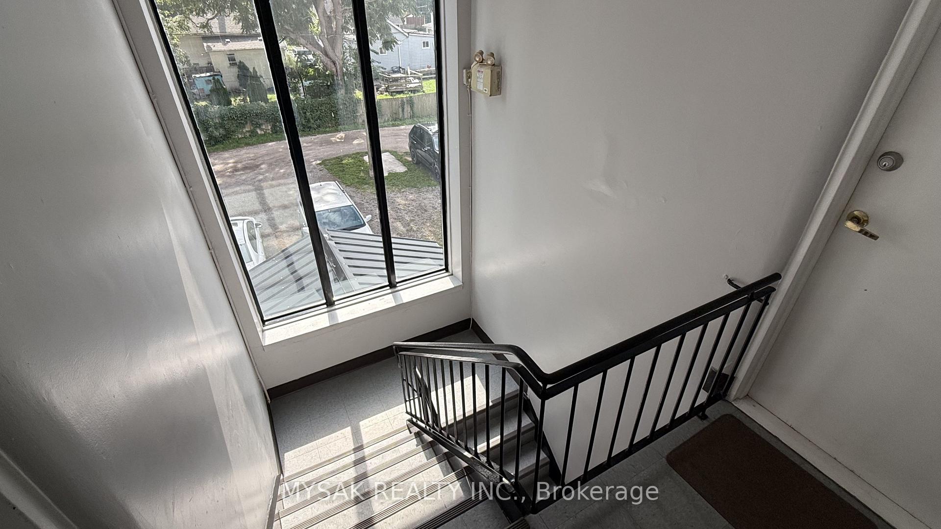 Photo 10 of 106 Lorne Avenue, Chatham-Kent, Chatham — HOMEH