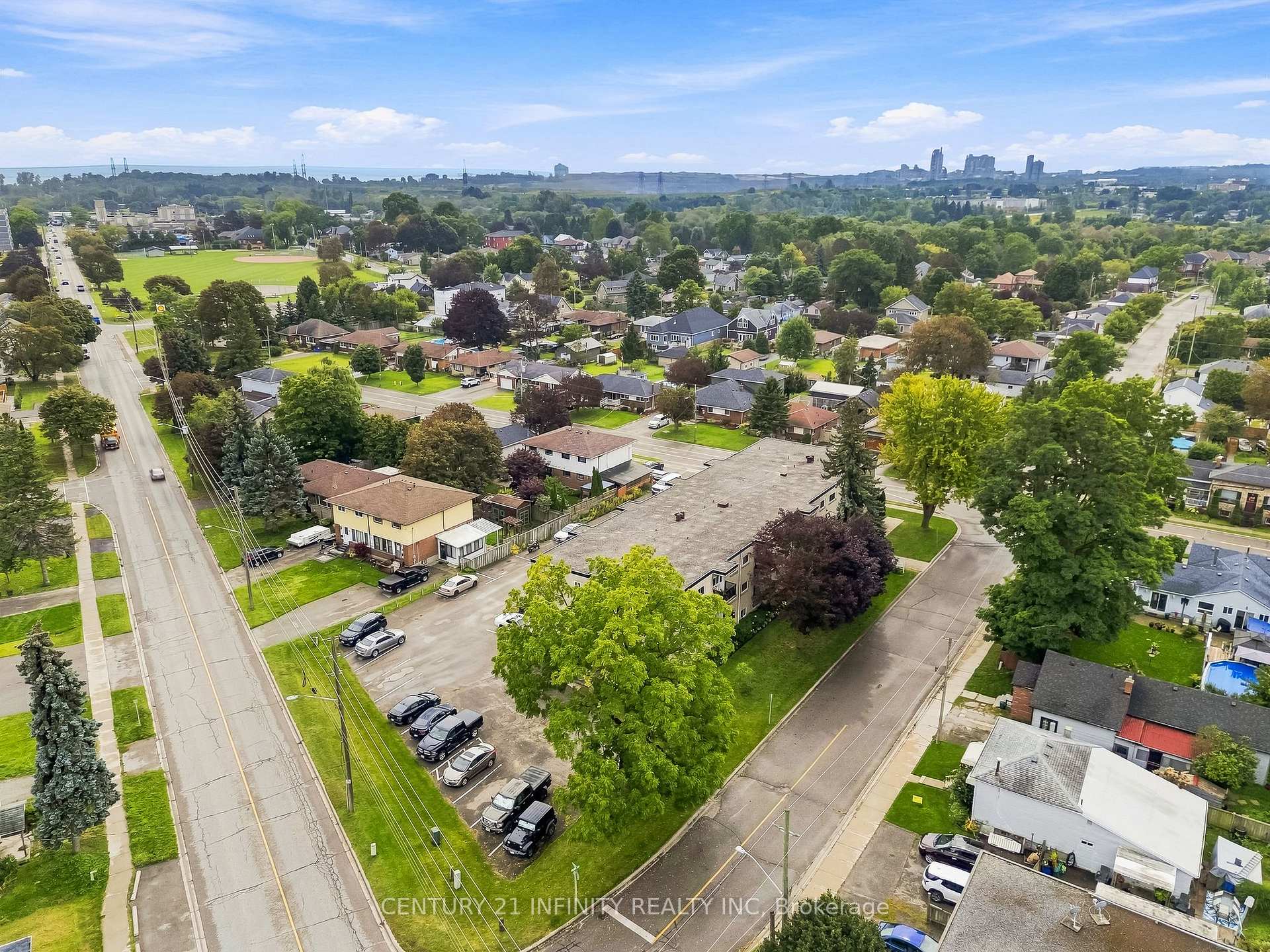 Photo 5 of 15 Nelson Street, Clarington, Bowmanville — HOMEH