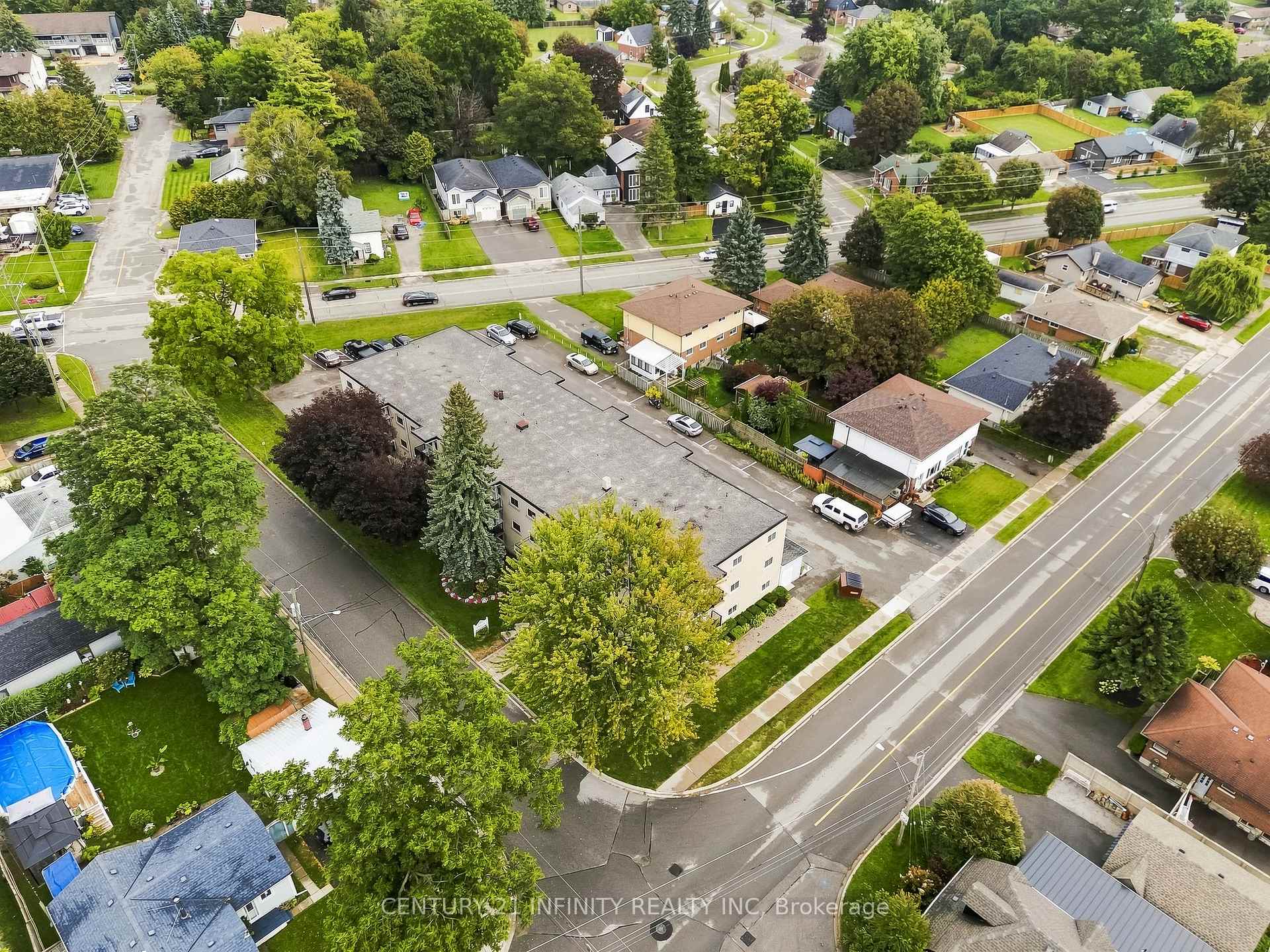 Photo 6 of 15 Nelson Street, Clarington, Bowmanville — HOMEH