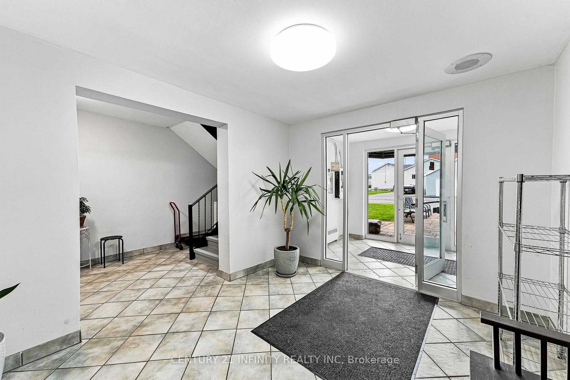 Photo 13 of 15 Nelson Street, Clarington, Bowmanville — HOMEH