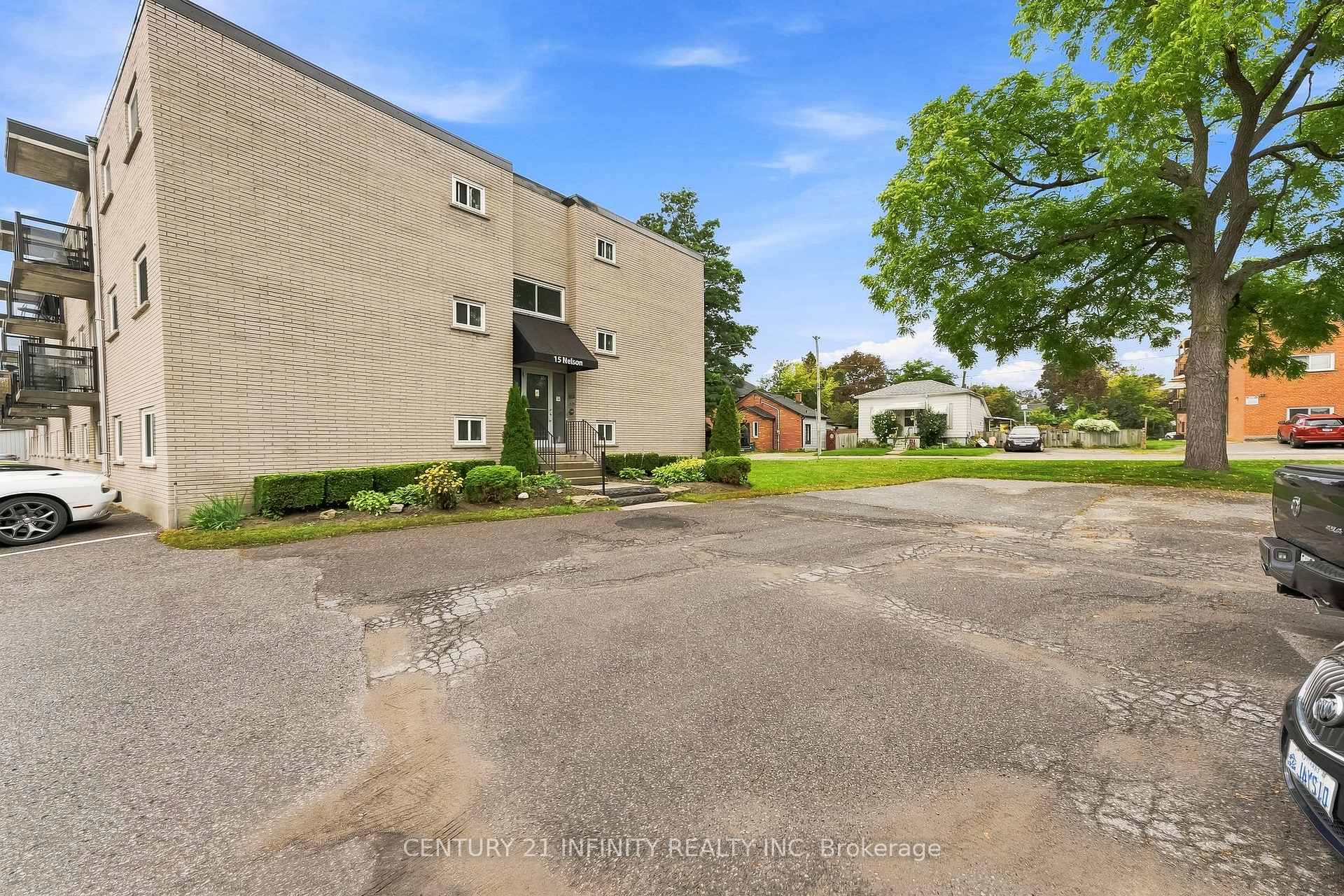 Photo 23 of 15 Nelson Street, Clarington, Bowmanville — HOMEH