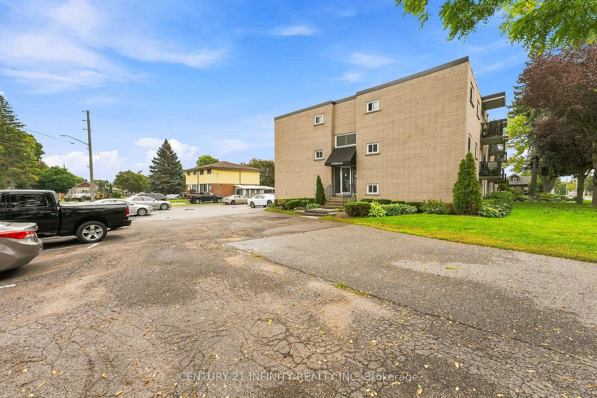 Photo 24 of 15 Nelson Street, Clarington, Bowmanville — HOMEH