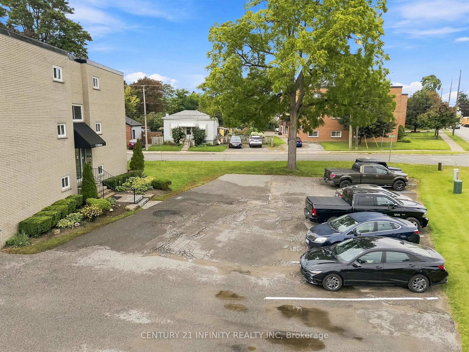 Photo 28 of 15 Nelson Street, Clarington, Bowmanville — HOMEH
