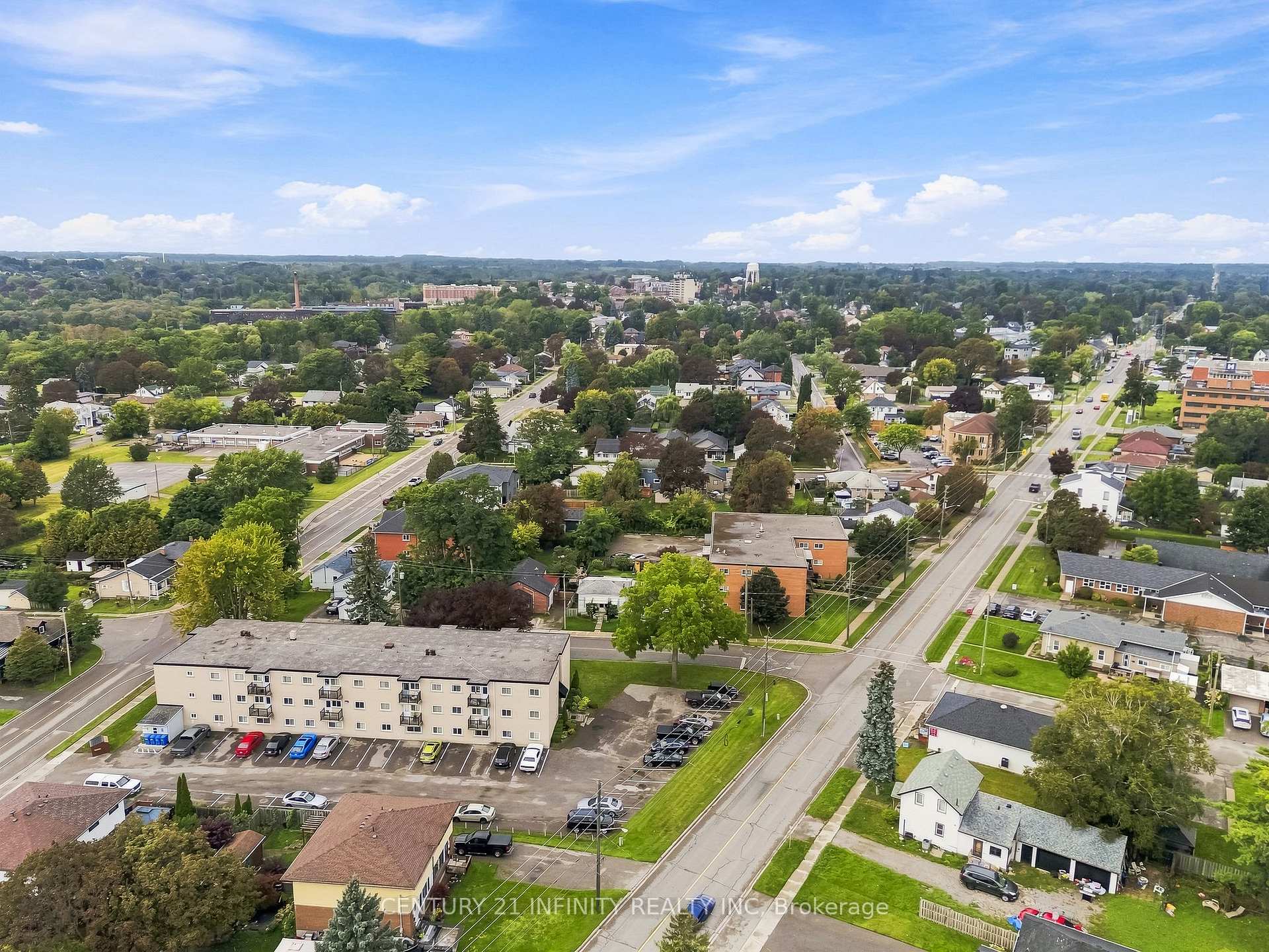 Photo 32 of 15 Nelson Street, Clarington, Bowmanville — HOMEH