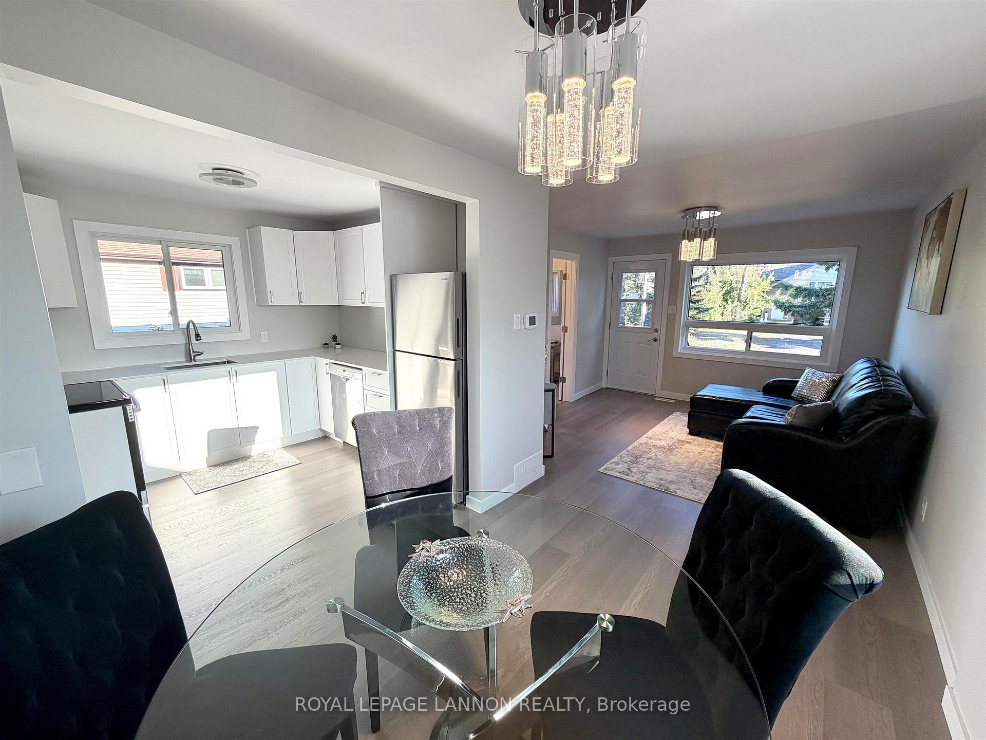Photo 7 of 330 Arundel Street, Thunder Bay, Current River — HOMEH