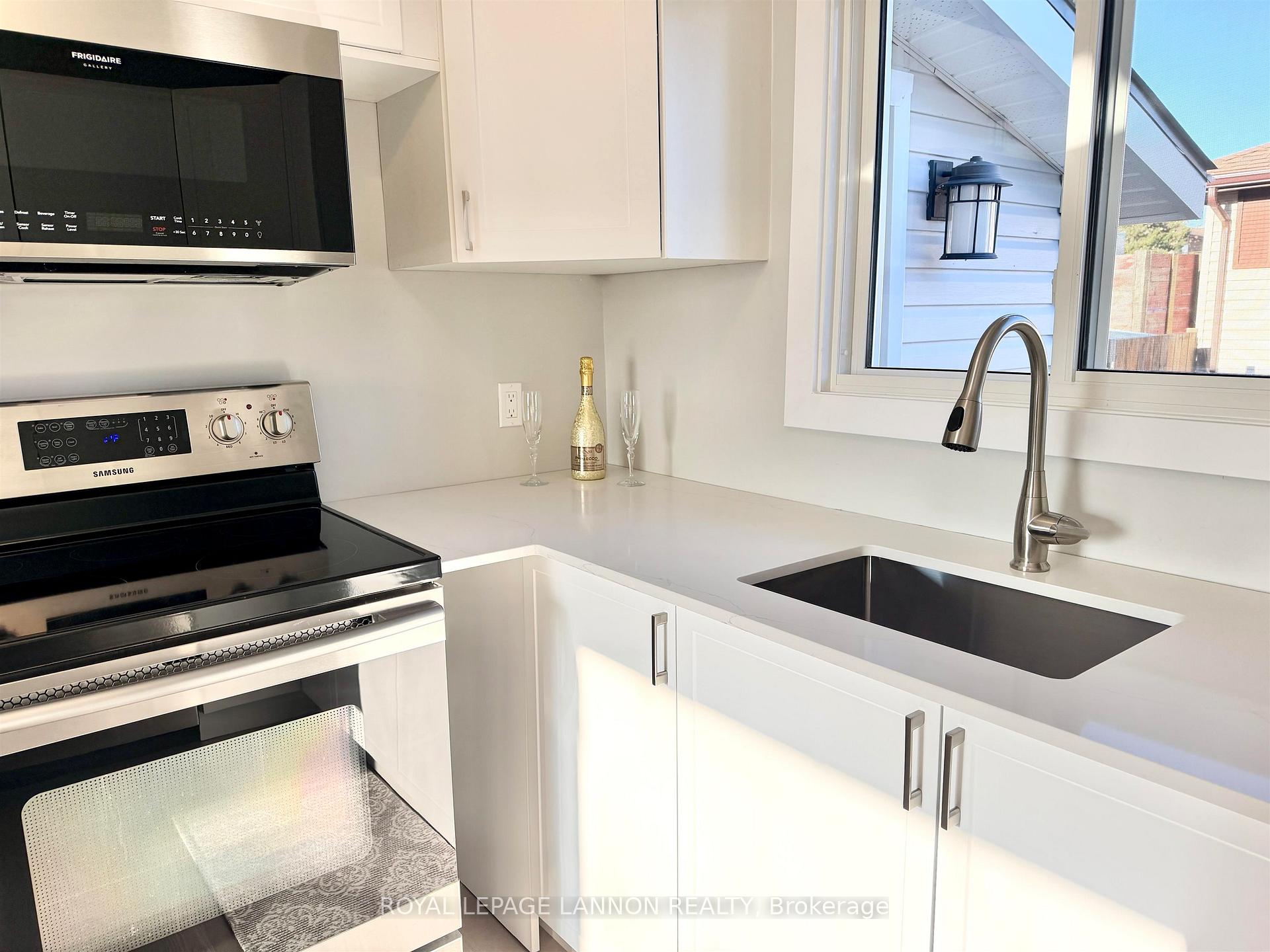 Photo 9 of 330 Arundel Street, Thunder Bay, Current River — HOMEH