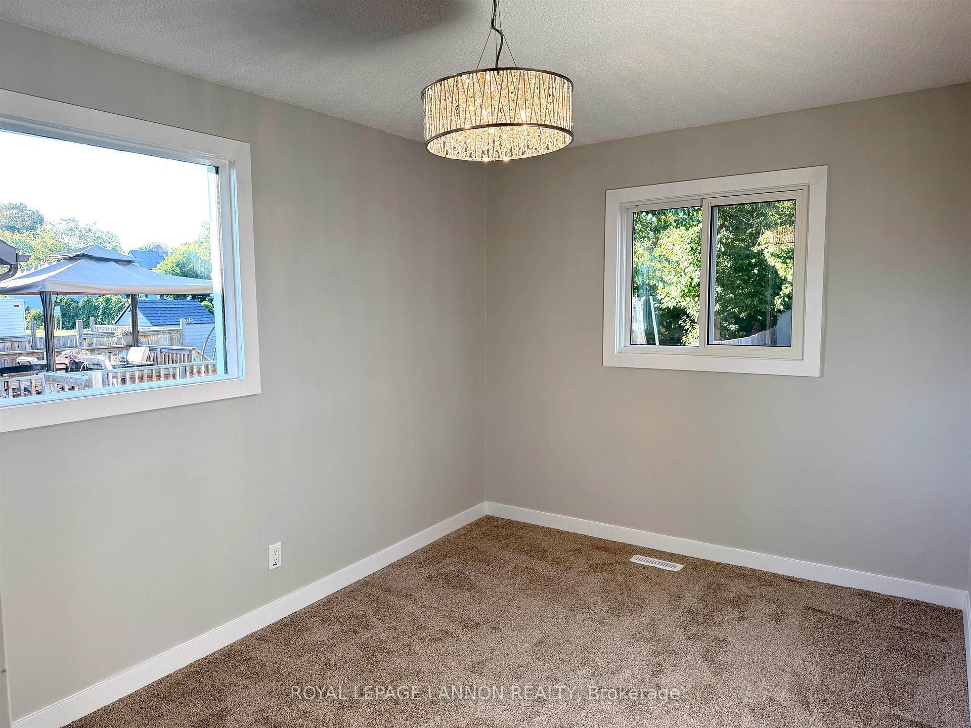 Photo 11 of 330 Arundel Street, Thunder Bay, Current River — HOMEH