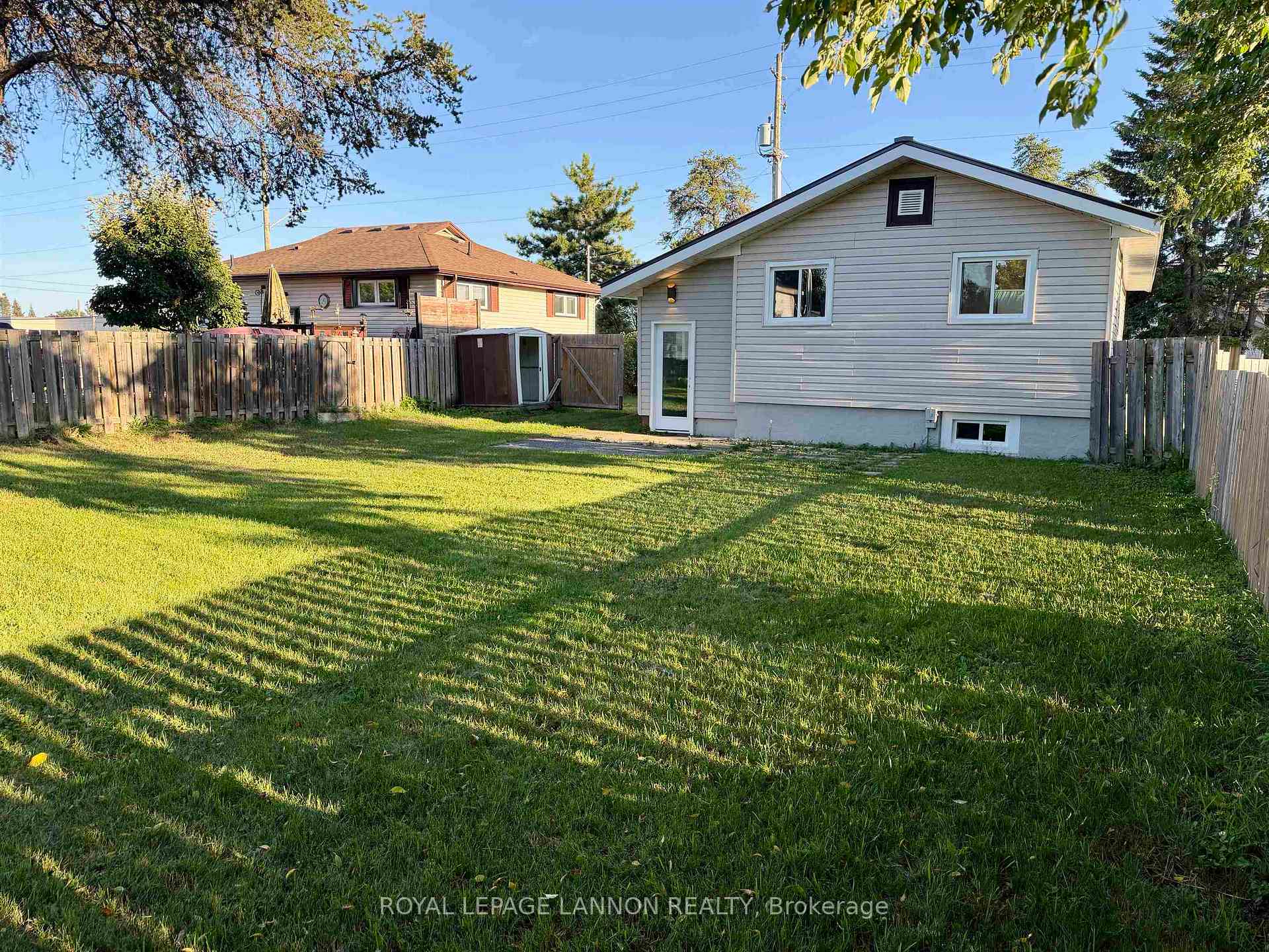 Photo 25 of 330 Arundel Street, Thunder Bay, Current River — HOMEH