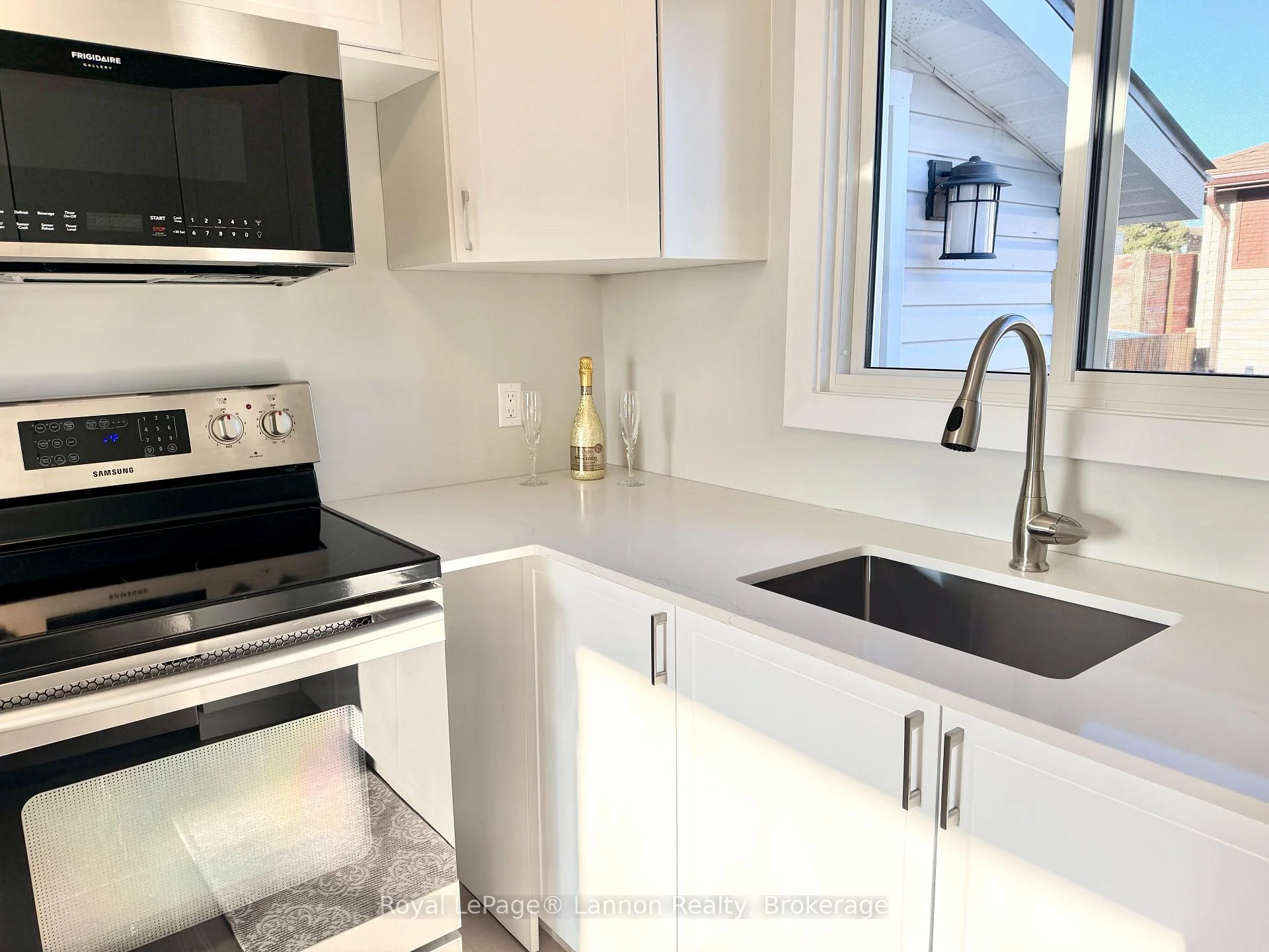 Photo 35 of 330 Arundel Street, Thunder Bay, Current River — HOMEH