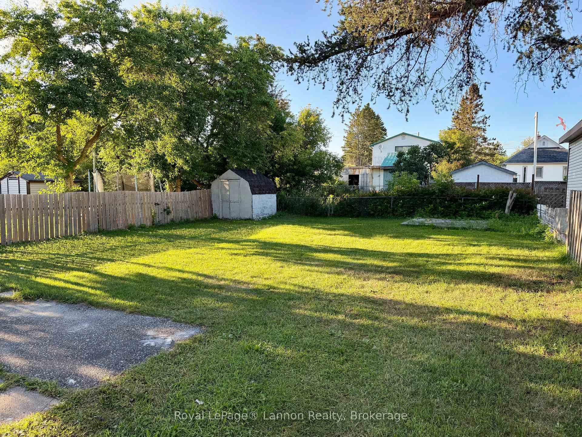 Photo 41 of 330 Arundel Street, Thunder Bay, Current River — HOMEH