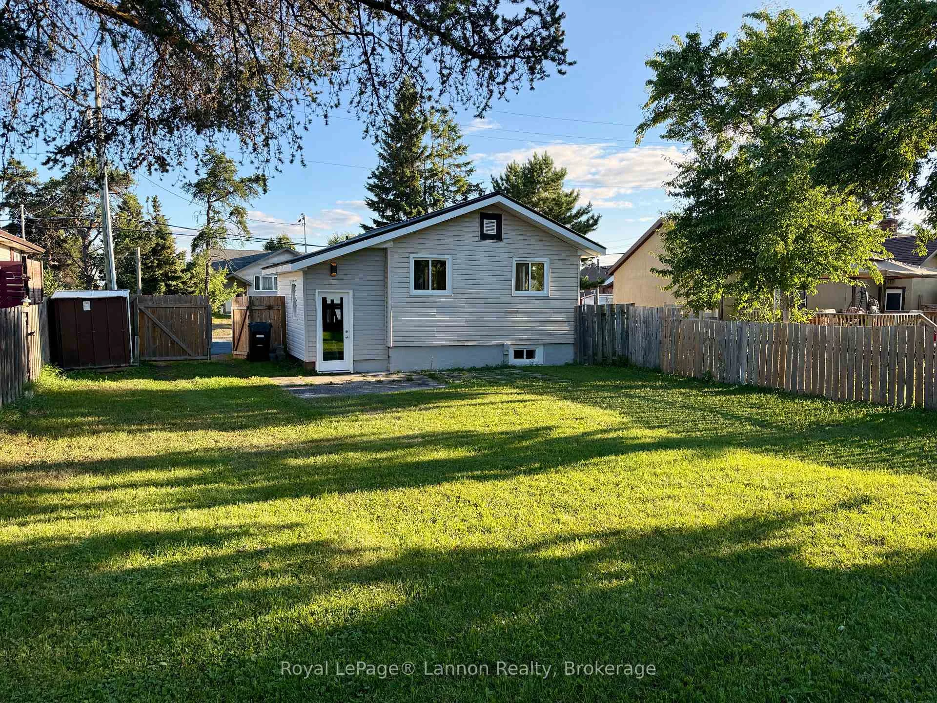 Photo 46 of 330 Arundel Street, Thunder Bay, Current River — HOMEH