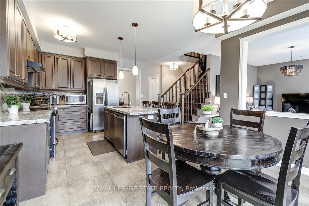 Photo 11 of 23 McKnight Avenue, Hamilton, Waterdown — HOMEH